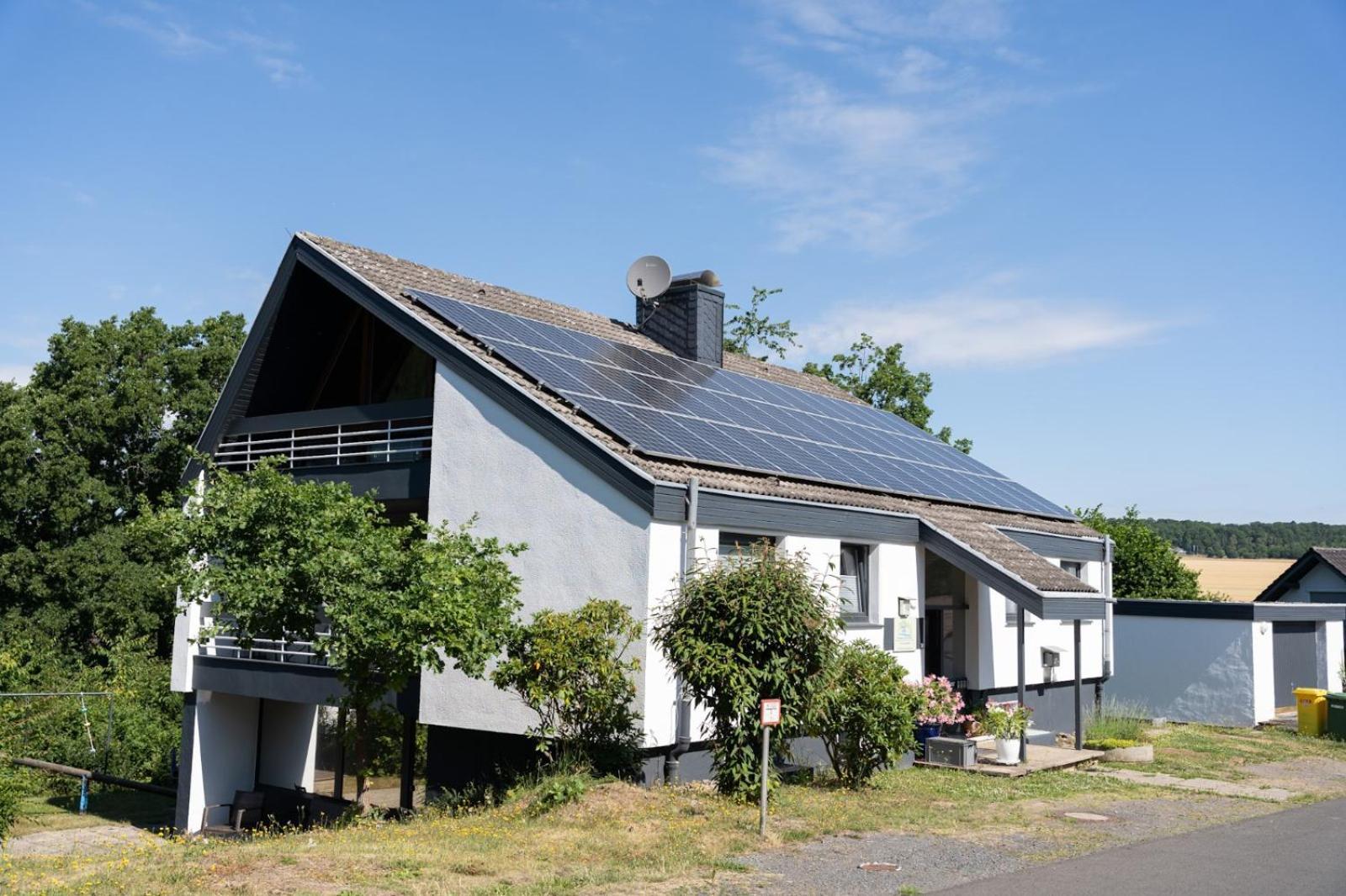 Ferienhaus Schoene Aussicht Ferienwohnung Gruen Hemfurth-Edersee Extérieur photo